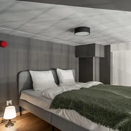 Rentplanet - Zarembowicza