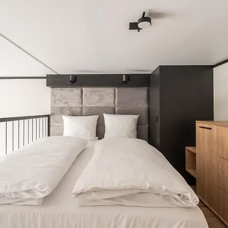 Rentplanet - Zarembowicza Apartamento